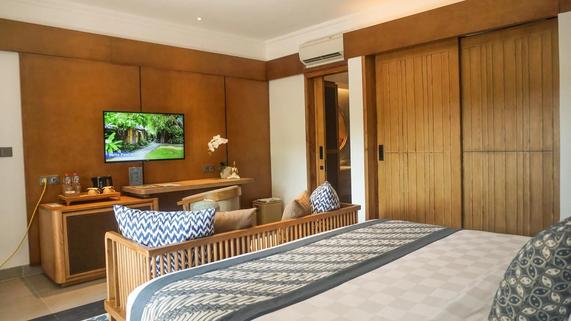 Rama Beach Resort And Villas Kuta  4*, Kuta (Bali)
